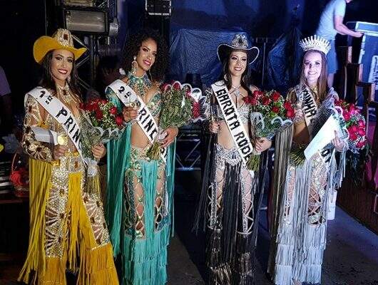 UniFSP premia Rainha da Expofar, com bolsa de estudos!!!