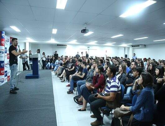 Deputado Arthur “Mamãe Falei” ministra palestra para alunos da UniFSP