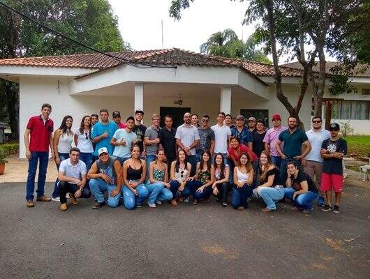 Alunos de Engenharia Agronômica visitam instituto biológico