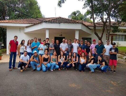 Alunos de Engenharia Agronômica visitam instituto biológico