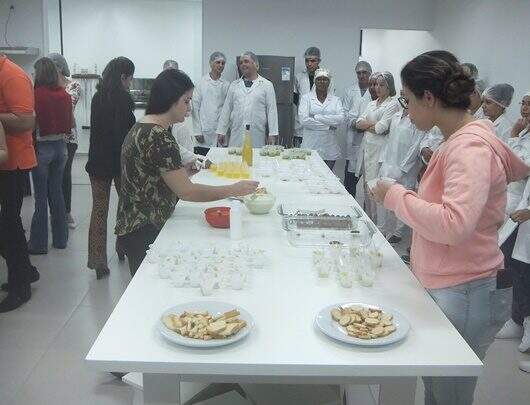 Nutrição e Gastronomia se juntam em visita técnica de Etec à UniFSP